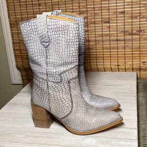 Gray Snakeskin Pattern Diba True Western boots Trudy Moody 100% leather